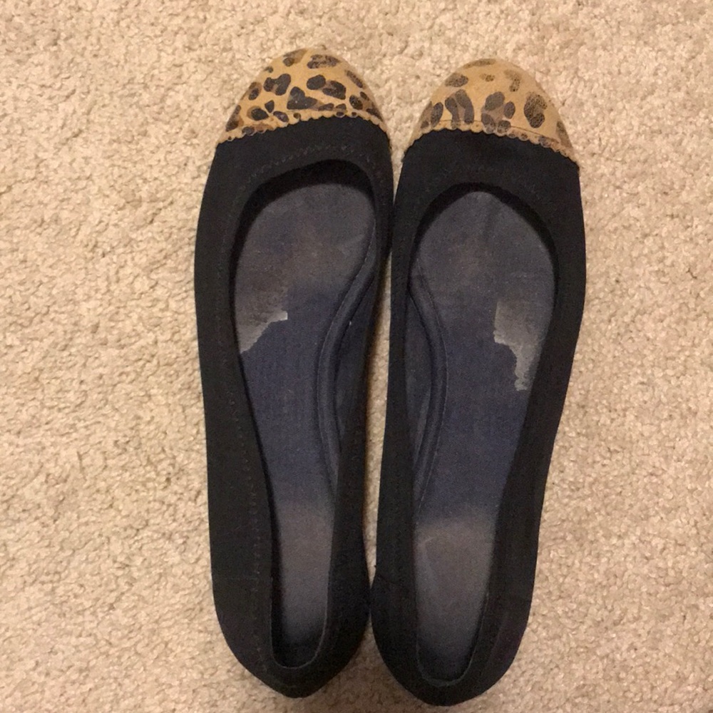 Jack Rogers black & leopard toe flats